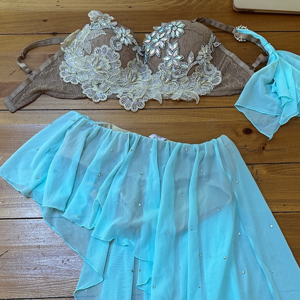 Beautiful ‘Triple Threat’ 2 piece dance costume